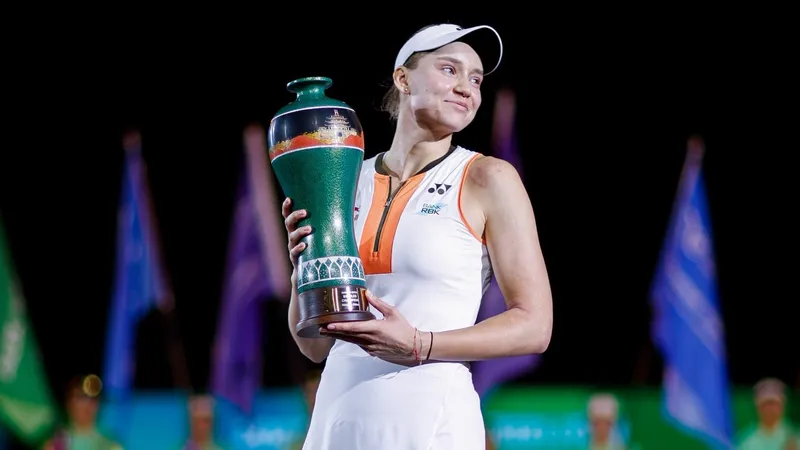 Рыбакина с победы начала свой поход на турнире в Токио