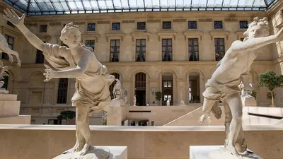 Видео побега грабителей Лувра, фото - Новости Zakon.kz от 24.10.2025 06:06