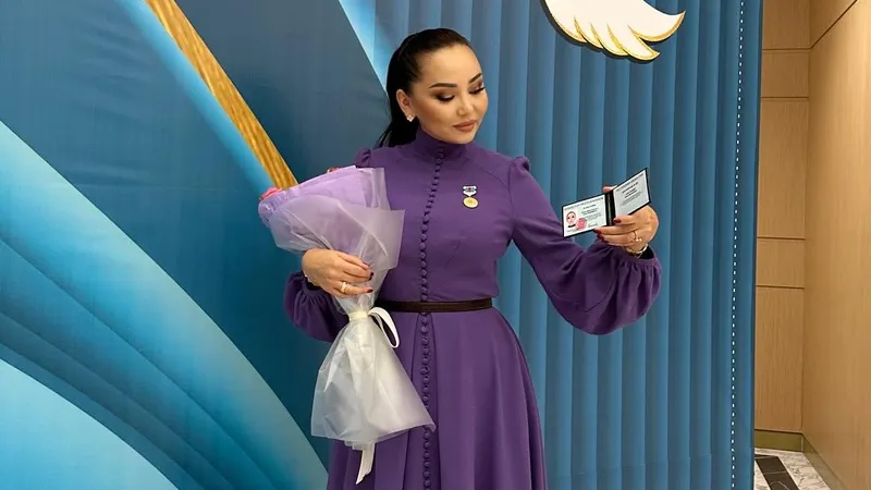 "Ну наконец-то": 51-летняя Баян Алагузова получила долгожданную госнаграду