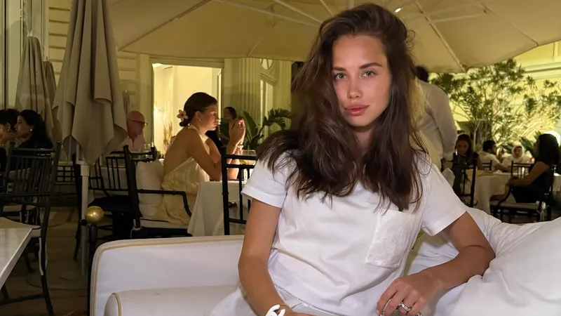 19-летняя Аврора Киба ответила на обвинения в том, что увела 63-летнего Лепса из семьи