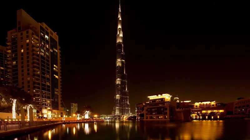 Самое высокое здание в мире засияло в цветах флага Казахстана – завораживающее видео