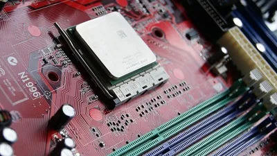 крупнейший производитель микропроцессоров в США массово увольняет сотрудников, фото - Новости Zakon.kz от 26.10.2025 20:45