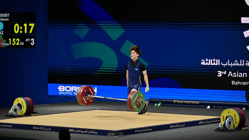 Штангист Бейбарыс Ерсеит стал двукратным призером юношеских Азиатских игр