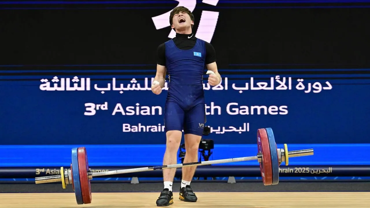 Екі еркекпен жыныстық қатынасқа түскен әйел