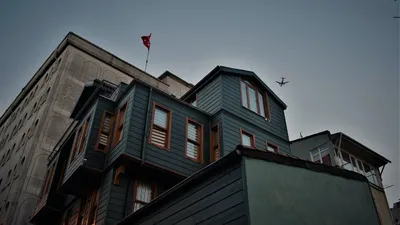 Флаг, небо, дом, фото - Новости Zakon.kz от 28.10.2025 02:30