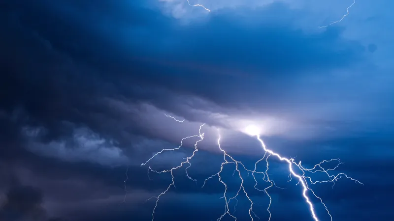 Дожди с грозами и туман: какой будет погода в Казахстане 28 октября