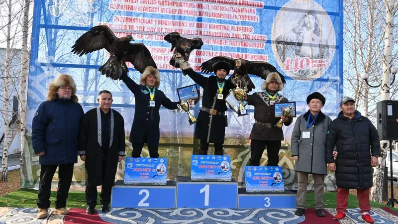 В Сандыктауском районе состоялся международный турнир "Қансонар" среди мастеров охоты с ловчими птицами