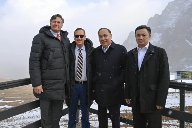 гости из США на Чимбулаке, фото - Новости Zakon.kz от 28.10.2025 16:14