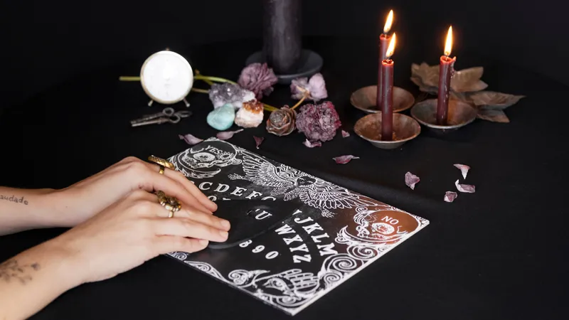 Жительница Китая поверила гадалке и довела мужа до полиции