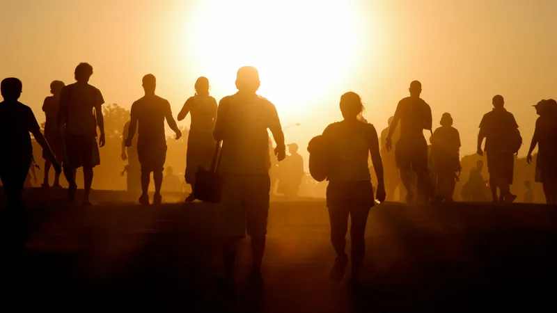 В Казахстане работают почти 15 тысяч иностранцев: кто они и где заняты