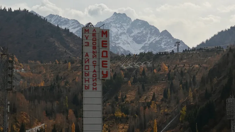 288 гектаров земли у легендарного спорткомплекса "Медеу" забрали у частников и вернули государству