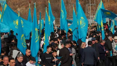 Перепись населения, население, численность населения, население Казахстана, население РК, рост населения, рост населения в РК, рост населения в Казахстане, народ, казахстанцы, молодежь, люди с флагом, государственные символы Казахстана, флаг Казахстана, госсимволы Казахстана, Казахстан, государственный флаг Казахстана, флаг РК, флаг Республики Казахстан, сурет - Zakon.kz жаңалық 29.04.2026 12:17