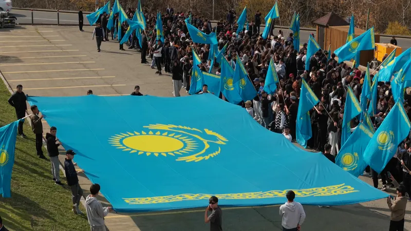 Минкультуры сделало заявление по вопросу использования госфлага на автомобилях