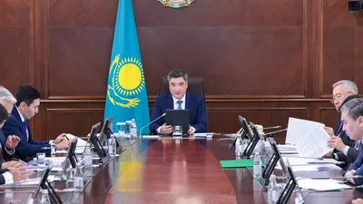 премьер-министр РК Олжас Бектенов, фото - Новости Zakon.kz от 30.10.2025 17:03