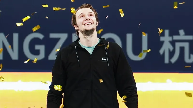 Бублик ответил на слова Муте об отправке домой из Парижа