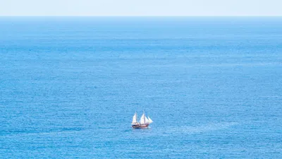 корабль в море, фото - Новости Zakon.kz от 02.11.2025 16:31