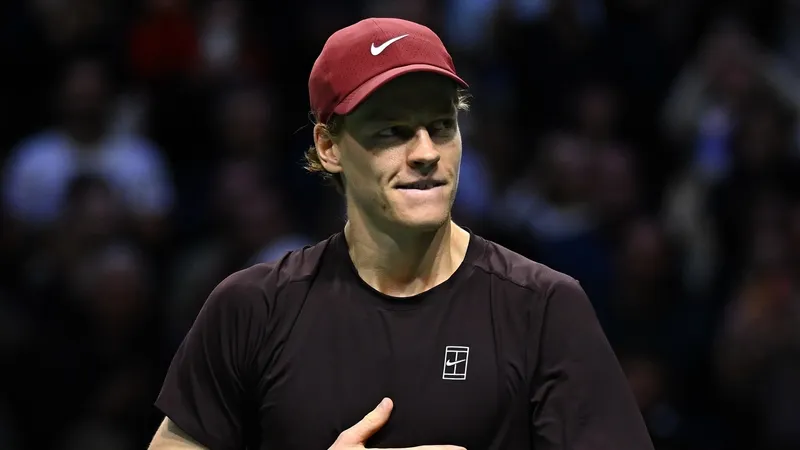 Синнер выиграл парижский "Мастерс" и вернет себе титул первой ракетки мира