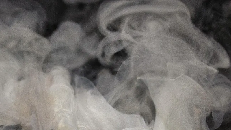 40 человек эвакуировали из-за задымления в многоквартирном доме в Акмолинской области