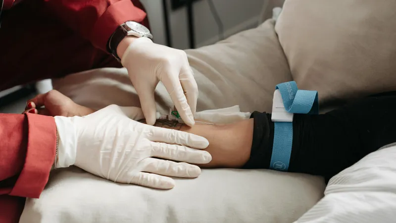 Туристы из России вернулись с Мальдив со смертельно опасной лихорадкой