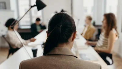 Собрание, офис, лидер, фото - Новости Zakon.kz от 04.11.2025 08:40