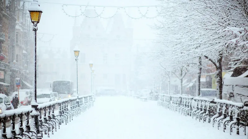 Снегопад, дожди и гололед накроют Казахстан 4 ноября