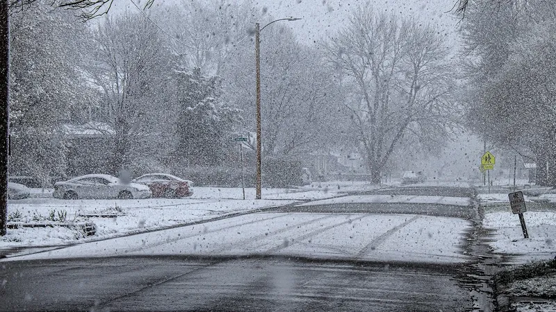 Морозы, снегопад и метели надвигаются на РК: синоптики объявили штормовое предупреждение