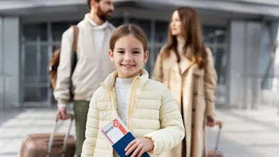 выезд за границу детей, фото - Новости Zakon.kz от 04.11.2025 18:04