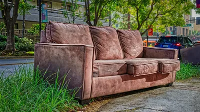 Диван, мебель, улица, фото - Новости Zakon.kz от 04.11.2025 02:59