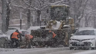 снегопад, спецтехника, машины, фото - Новости Zakon.kz от 04.11.2025 19:12