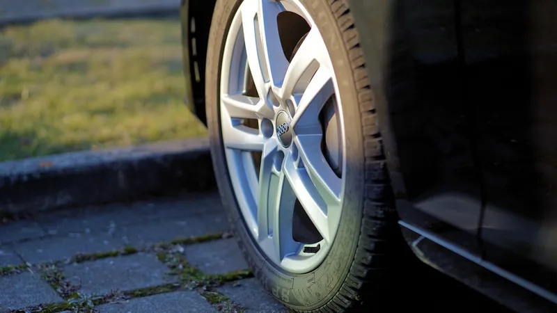 Внедорожник сбил ребенка в Алматы: адвокат пострадавших заявила о затягивании расследования