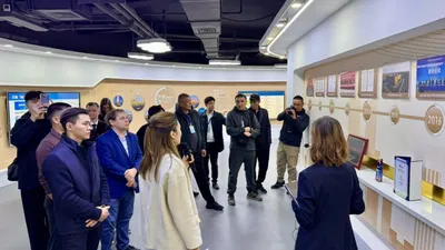 Изучает опыт Китая в сфере цифровизации и передовых технологий, фото - Новости Zakon.kz от 22.10.2025 10:43