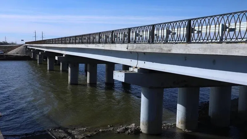 Жители поселка Мустафина поблагодарили президента за построенный мост