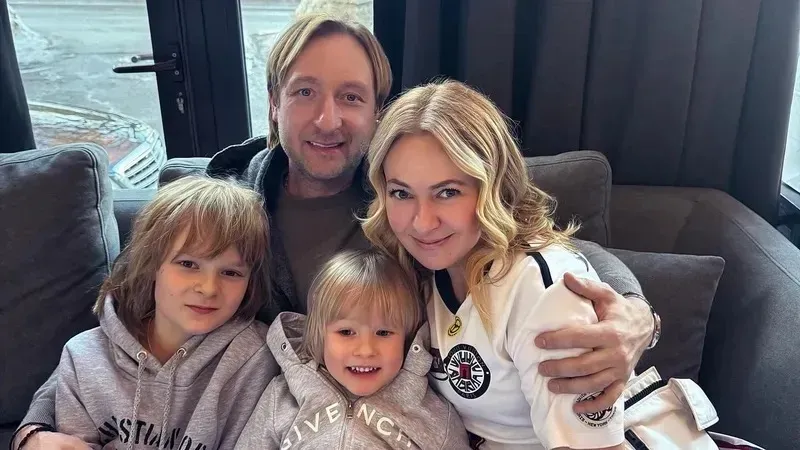 12-летнего сына Рудковской и Плющенко назвали "неталантливым" на фоне его госпитализации