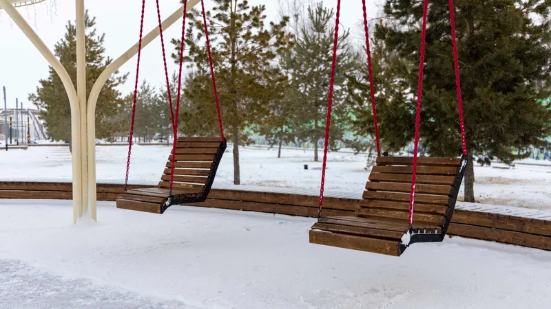 Снег, метель и гололед: кому не повезет с погодой 10 декабря в Казахстане