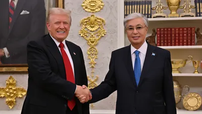 Касым-Жомарт Токаев и Дональд Трамп, Дональд Трамп и Касым-Жомарт Токаев, Токаев и Трамп, Трамп и Токаев , сурет - Zakon.kz жаңалық 19.01.2026 12:05