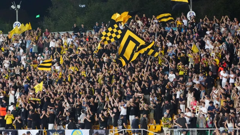 Фанаты "Кайрата" отличились дракой и шествием по Милану