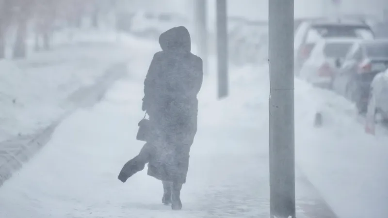 Қазақстанда күрделі ауа райына байланысты дауылды ескерту жарияланды