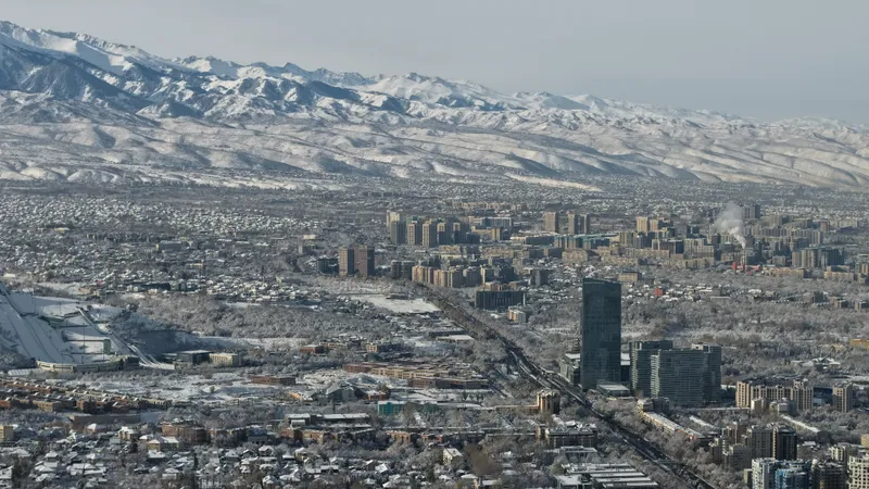 Потепление и снова снег: погода в Алматы на неделю