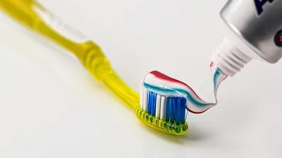 какую ошибку часто допускают люди при чистке зубов, фото - Новости Zakon.kz от 08.11.2025 01:51