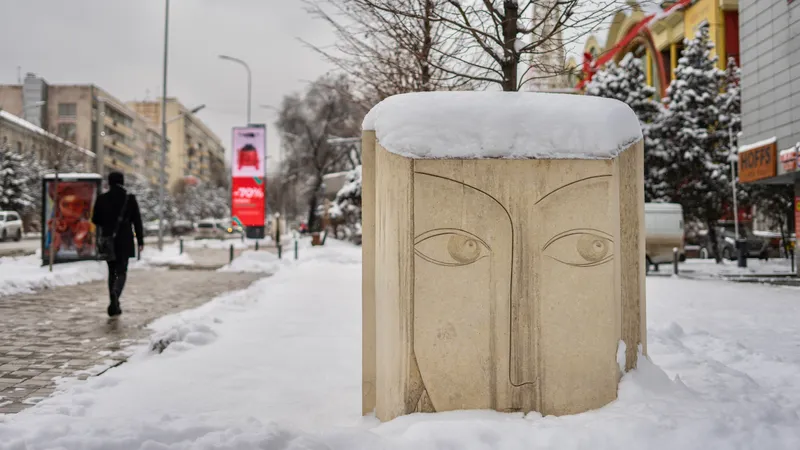 "Дождеснег, снегоград, лужегрязь": Казнет бурно обсуждает хаотичную погоду в Алматы