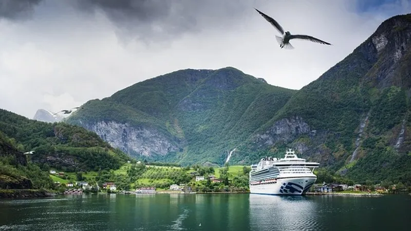 Круиз по океану с сюрпризом: пассажиров на лайнере покусали клопы