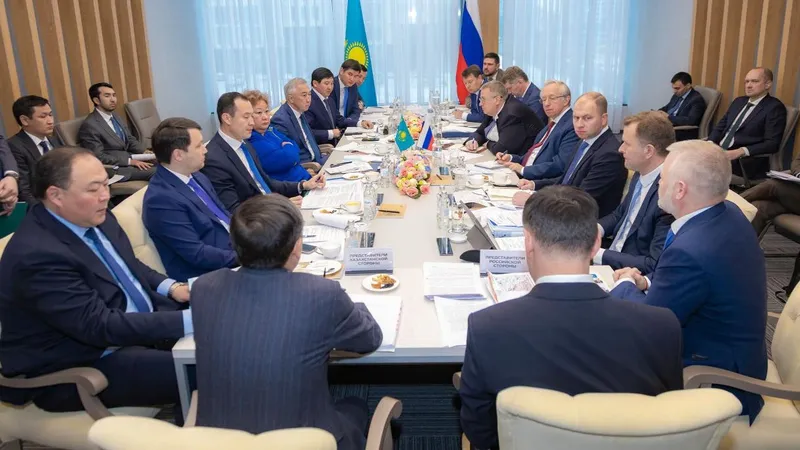 Россия пообещала помочь казахстанским автоперевозчикам после новых ограничений