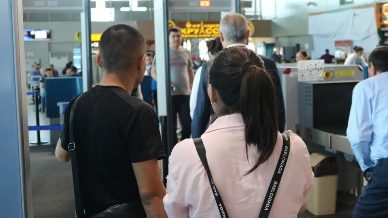 В Атырау задержали мужчину, заявившего о бомбе в аэропорту