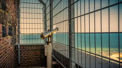 Роскосмос показал уникальный снимок древнего лунного кратера, фото - Новости Zakon.kz от 09.11.2025 06:44