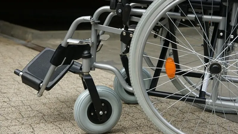 Родители особенных детей стали жертвами объявления в WhatsApp-группе