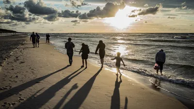 Отдыхающие, песок, фото - Новости Zakon.kz от 10.11.2025 08:40