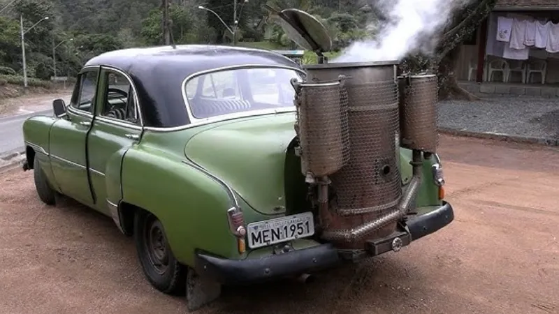 В Бразилии обнаружили необычный автомобиль на дровах