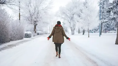зима, девушка, снегопад, фото - Новости Zakon.kz от 10.11.2025 17:56