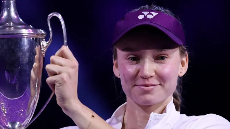 Елена Рыбакина получила необычный подарок за победу на Итоговом чемпионате WTA-2025