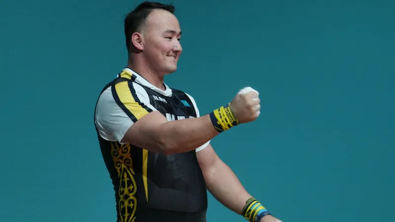 Казахстанский тяжелоатлет завоевал "золото" на Исламиаде-2025 в Эр-Рияде